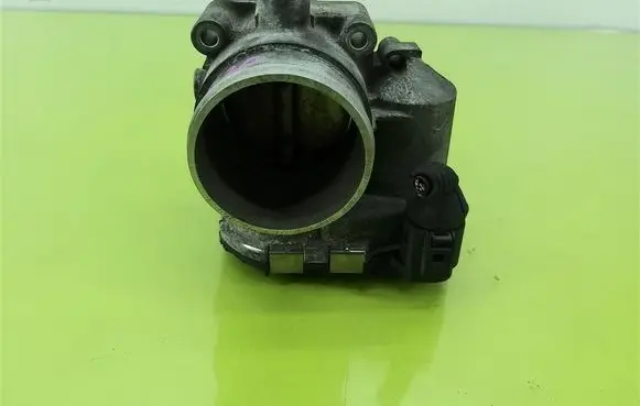 Volkswagen PASSAT B5 Throttle body valve 06B133062B