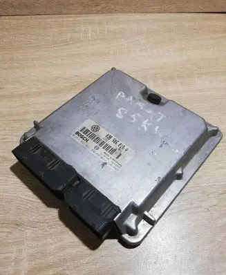 Volkswagen PASSAT B5 Engine control unit/module ECU 038906019A 0281001691