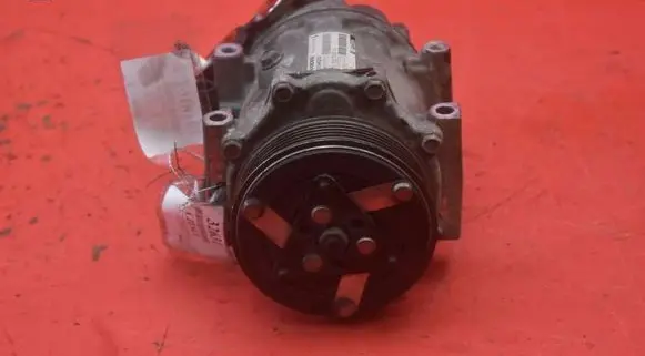 Volvo V60 Air conditioning (A/C) compressor (pump) 31348213