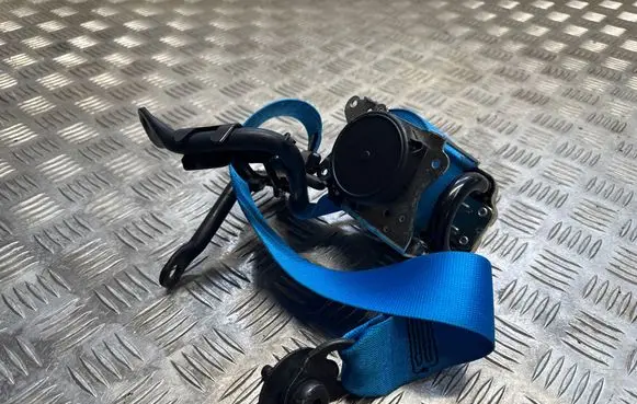 BMW i8 Front seatbelt 7348567