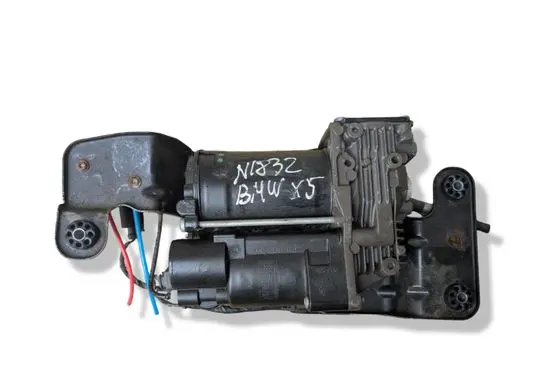 BMW X5 E70 Air suspension compressor/pump 6775479