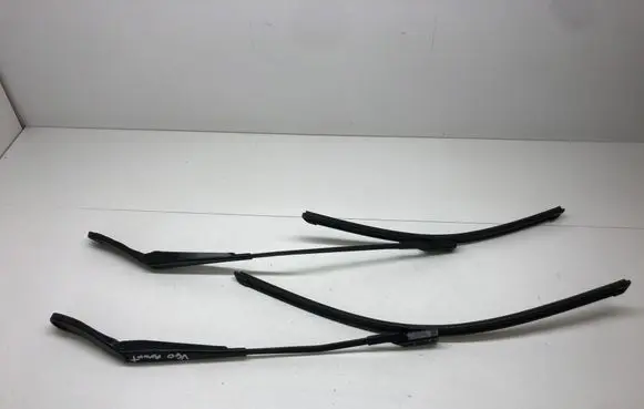 Volvo V60 Front wiper blade arm 30753504 30753505