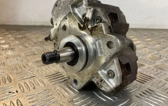 KIA Sorento Fuel injection high pressure pump 331004A000 0445010092