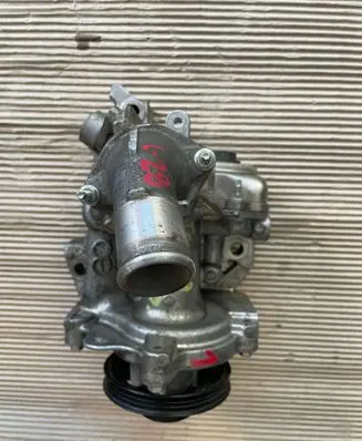 Toyota RAV 4 (XA40) Water pump 224100-0432