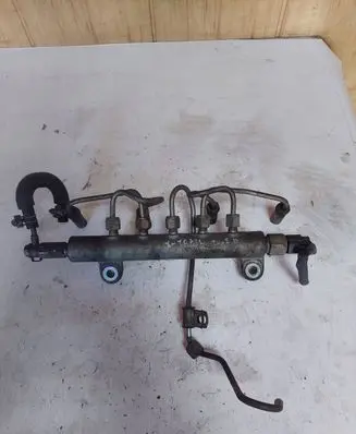 Nissan X-Trail T30 Fuel main line pipe
