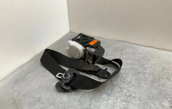 BMW X5 E70 Front seatbelt 305869999001 0716E4C16MD4