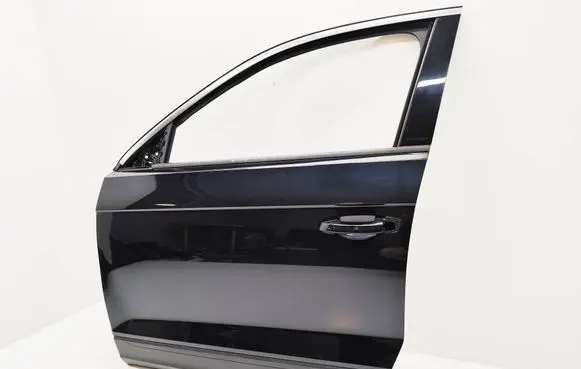 Volkswagen T-Roc Front door