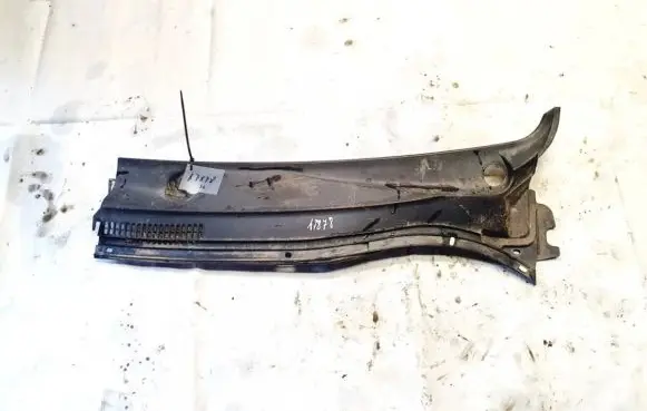 Toyota Avensis T250 Wiper trim 5578205030