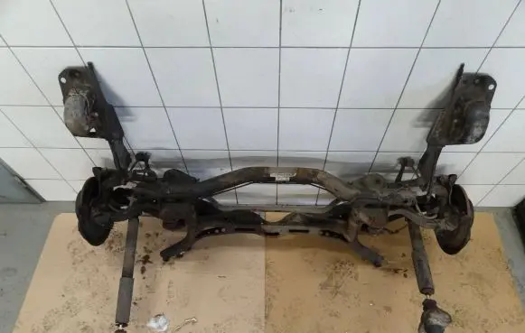 Volkswagen Golf Plus Rear axle beam 