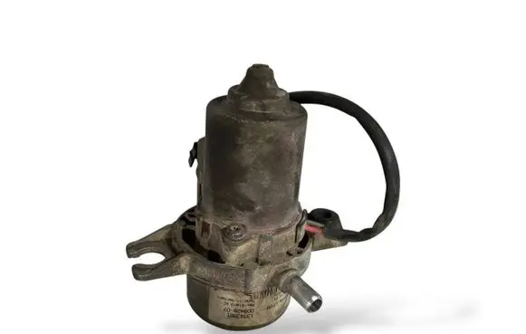 Opel Astra J Vacuum pump 13343961