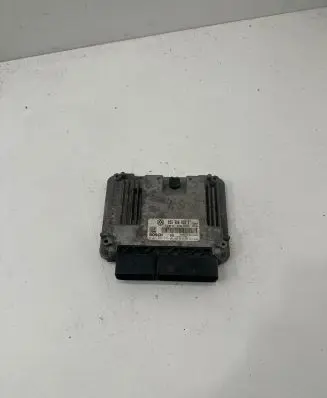 Volkswagen Touran I Engine control unit/module 03G906013E 03G906013 0281013443