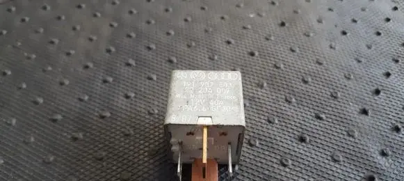 Volkswagen Transporter - Caravelle T4 Other relay 191937503 22204007