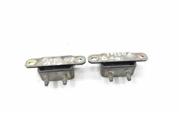 Hyundai Tucson JM Tailgate/trunk/boot hinge