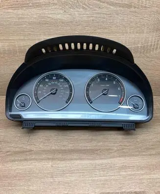 BMW 5 F10 F11 Speedometer (instrument cluster) 9249343 211994506