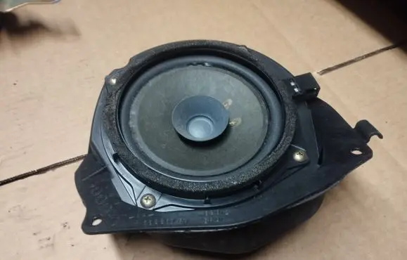 Chrysler Sebring (ST-22 - JR) Front door speaker MR318618