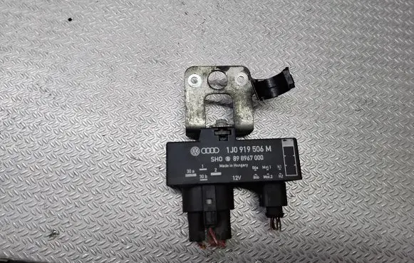 Skoda Roomster (5J) Coolant fan relay 1J0919506 898967000