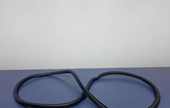 Ford Kuga I Front door rubber seal 