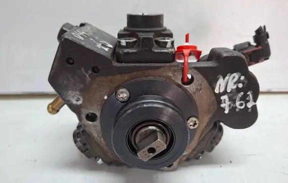 Opel Astra J Fuel injection high pressure pump S27647762 0445010247