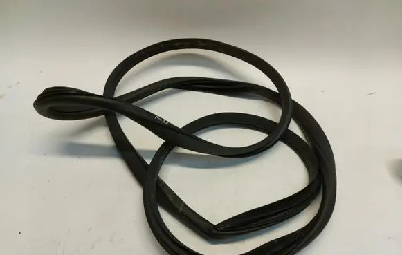 MG HS Front door rubber seal 