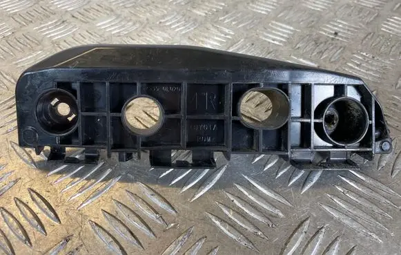 Toyota Verso Front bumper mounting bracket 525350F020 T0Y01A