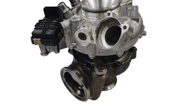 BMW 2 F22 F23 Turbo 833718-0005 TCT10-1047 833718-5005S