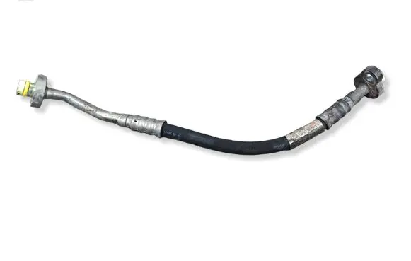 Volvo XC70 Air conditioning (A/C) pipe/hose 