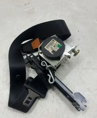 Ford C-MAX I Front seatbelt 601597400 040825