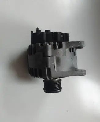 Renault Captur Generator/alternator 231001318R