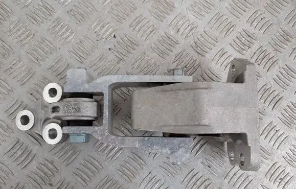 Nissan Qashqai J12 Engine mounting bracket NN-EK0211-300