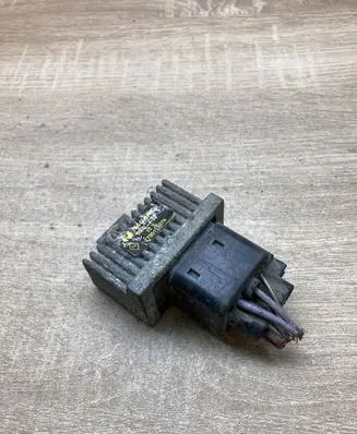 Renault Laguna II Glow plug pre-heat relay 7700115078