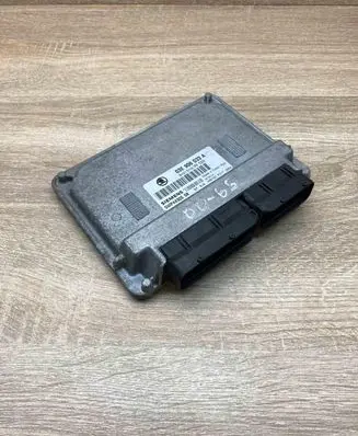 Skoda Fabia Mk1 (6Y) Engine control unit/module ECU 03E906033A 5WP44305
