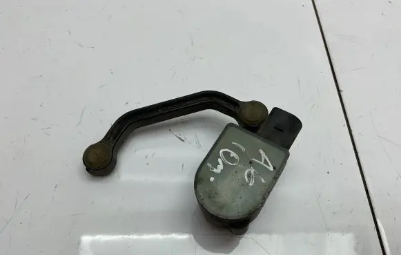 Audi A6 S6 C6 4F Headlight/headlamp level sensor 1T0907503