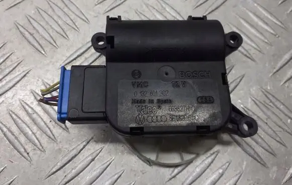 Audi A4 S4 B6 8E 8H A/C air flow flap actuator/motor 8E1820511C