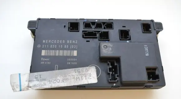Mercedes-Benz E W211 Door control unit/module 2118201585