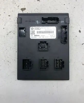 Audi A4 S4 B8 8K Comfort/convenience module 8K0907063P F005V00851