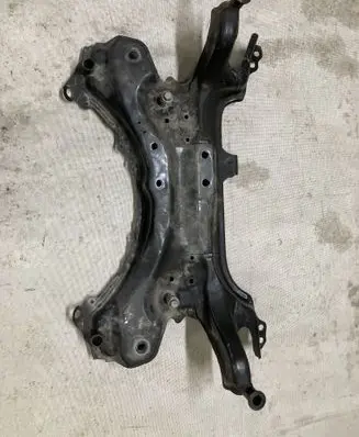 Toyota RAV 4 (XA40) Front subframe