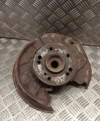 Mercedes-Benz E W124 Rear wheel hub