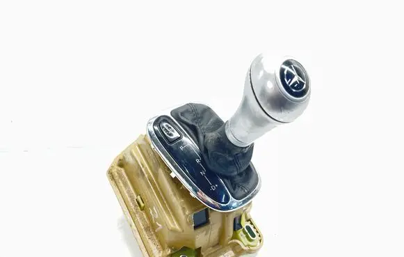 Mercedes-Benz CLC CL203 Gear shifter/selector A2032670327