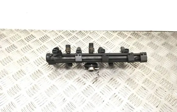 Seat Ibiza II (6k) Fuel injectors set 030133319AA 0280151071 2435170160