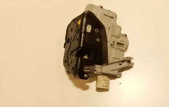 Audi A6 S6 C6 4F Front door lock 4F2837015 51108