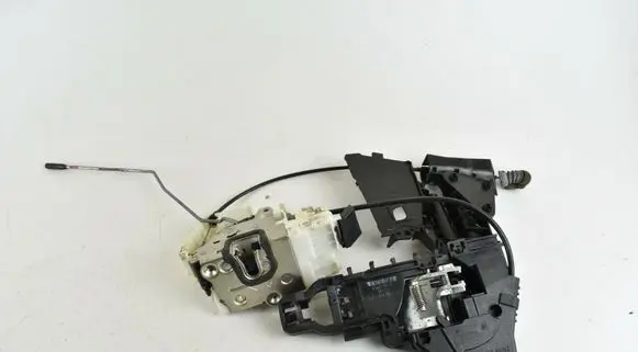 Mercedes-Benz ML W164 Rear door lock a1647600434