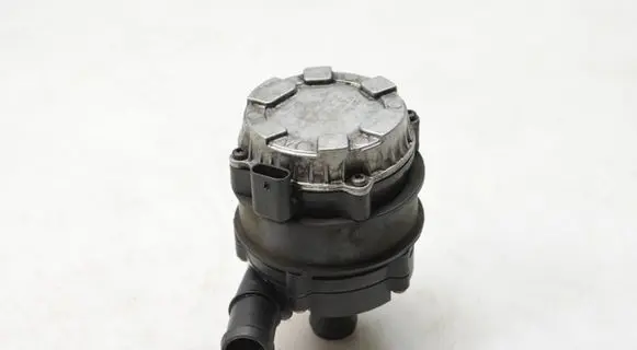 Volkswagen PASSAT B8 Electric auxiliary coolant/water pump 04L965567A
