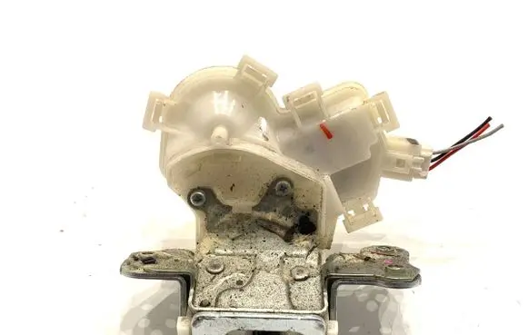 Mitsubishi Outlander Tailgate exterior lock