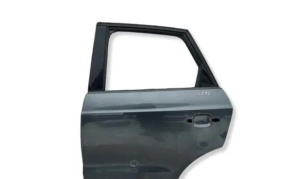 Audi Q3 8U Rear door 