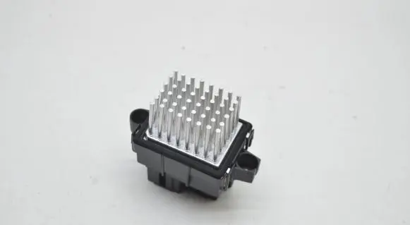 Opel Astra J Heater blower fan relay 13503201 17161097