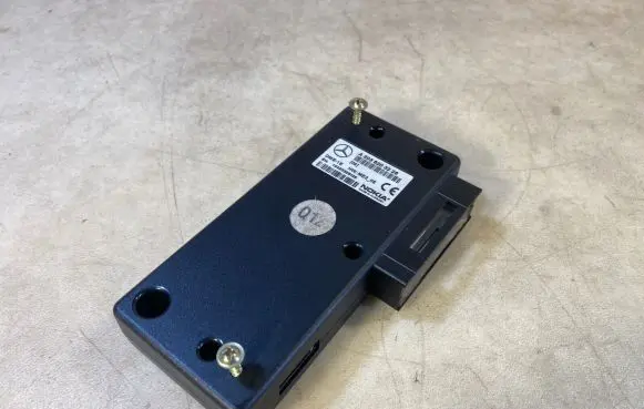 Mercedes-Benz G W461 W463 1st Gen Air suspension control unit module (rear) A2038203226