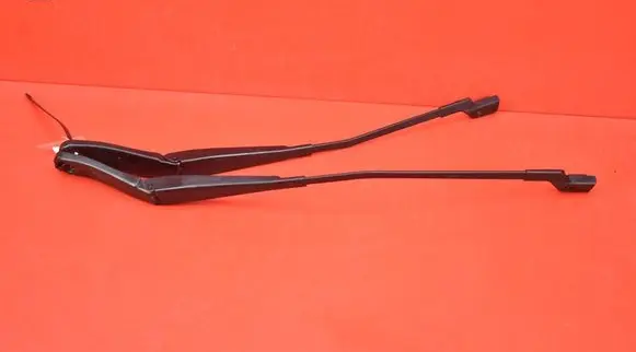 Front wiper blade arm
