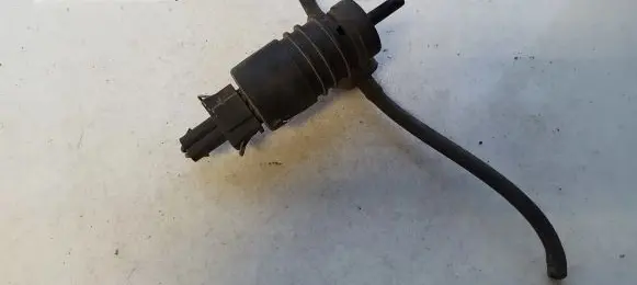 Volkswagen Golf III Windscreen/windshield washer pump