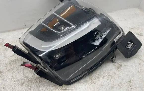 Tesla Model X Front fog light 103432600A 026344 02062018