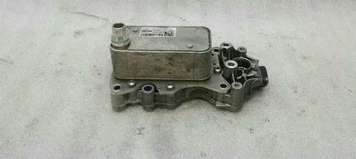 Mercedes-Benz A W176 Engine oil radiator A6511801065